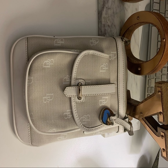 Dooney and Bourke Letter carrier - Picture 1 of 10
